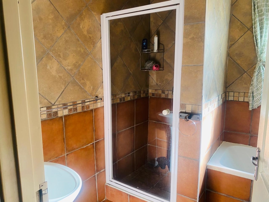 3 Bedroom Property for Sale in Waterkloof East North West